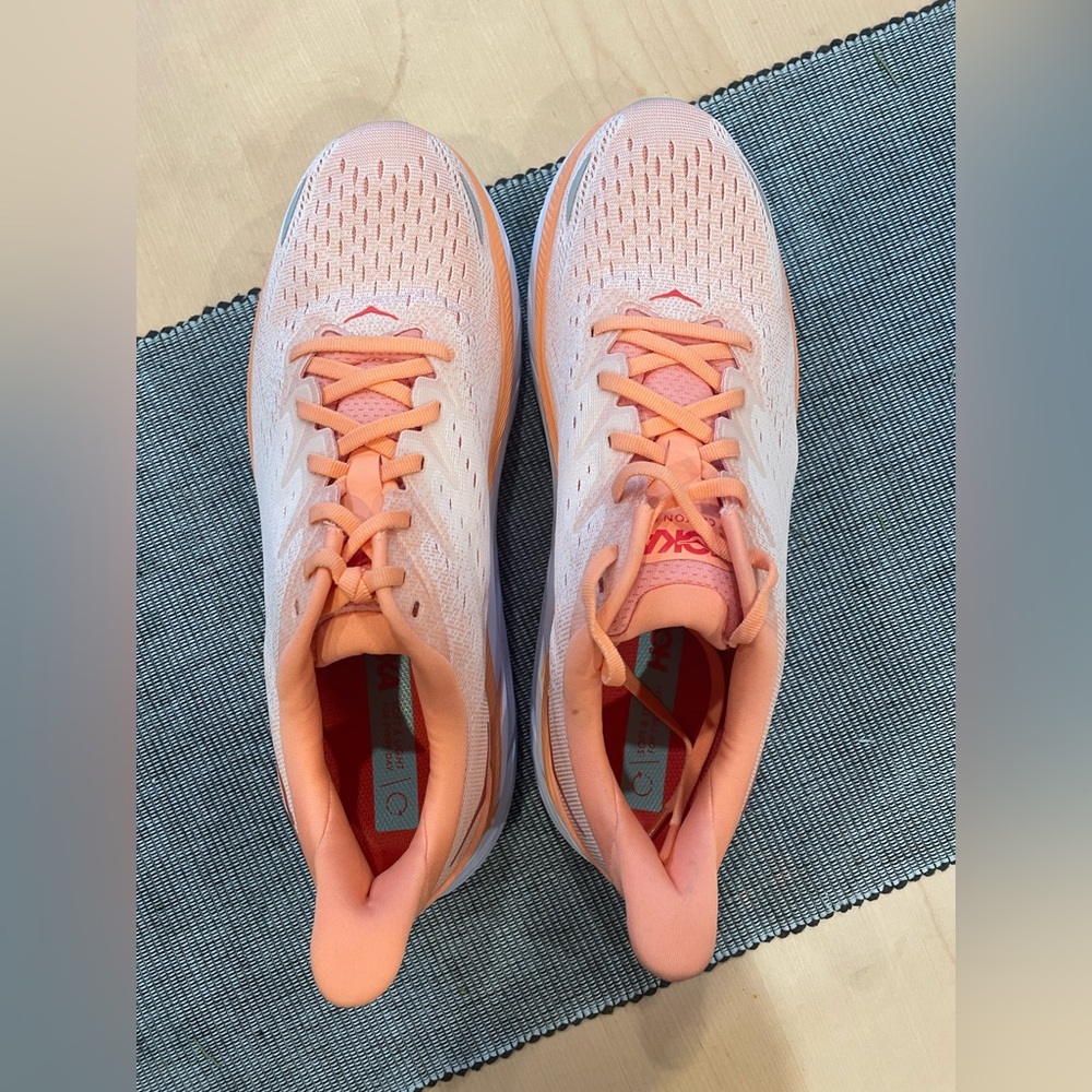 Never used HOKA Clifton’s Cantaloupe Size 11 Women